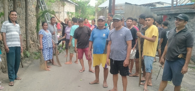 Warga RT 10 Kelurahan Maulafa Gelar Kegiatan Bakti Sosial Bersihkan Lingkungan