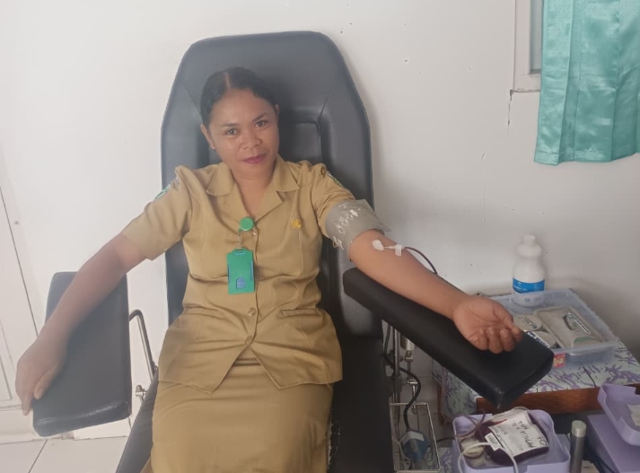 Maria Fatima Iba, A.Md.Kep: Perawat Bangsal Anak RSPP Betun yang Konsisten Donor Darah Sejak 2019