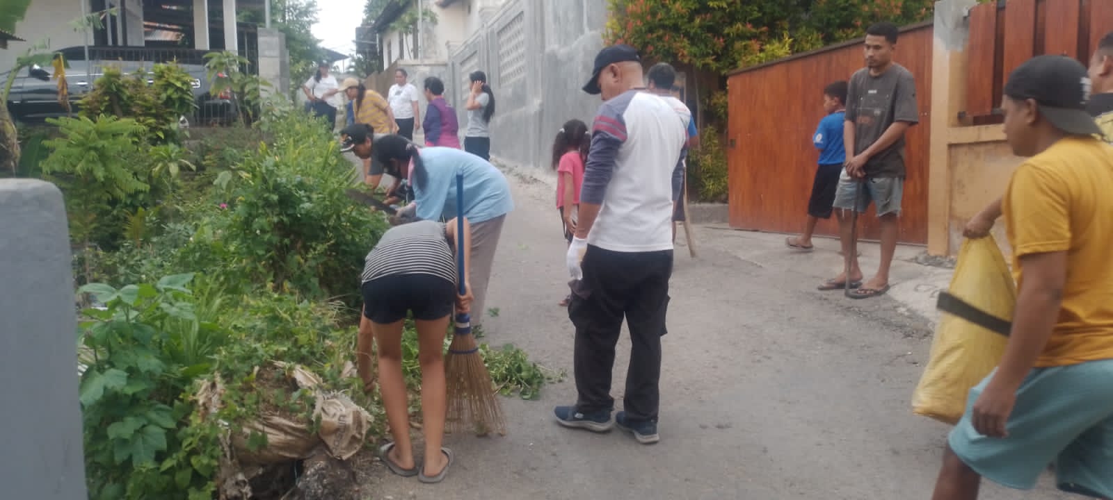 Dukung Program Pemerintah Kota, Warga RT 22 Kolhua Gelar Aksi Jumat Bersih, Wujudkan Lingkungan Sehat dan Nyaman
