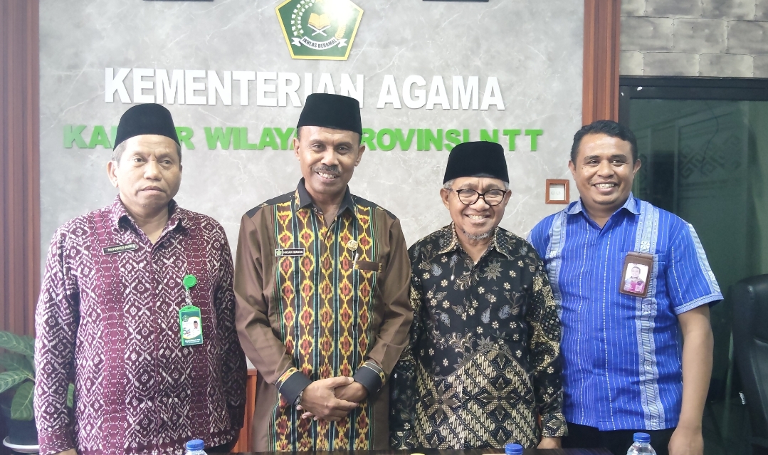 Kanwil Kemenag NTT Sumbang Tujuh Ekor Sapi untuk Idul Adha 1446 H, Satu Disalurkan ke Manggarai Timur