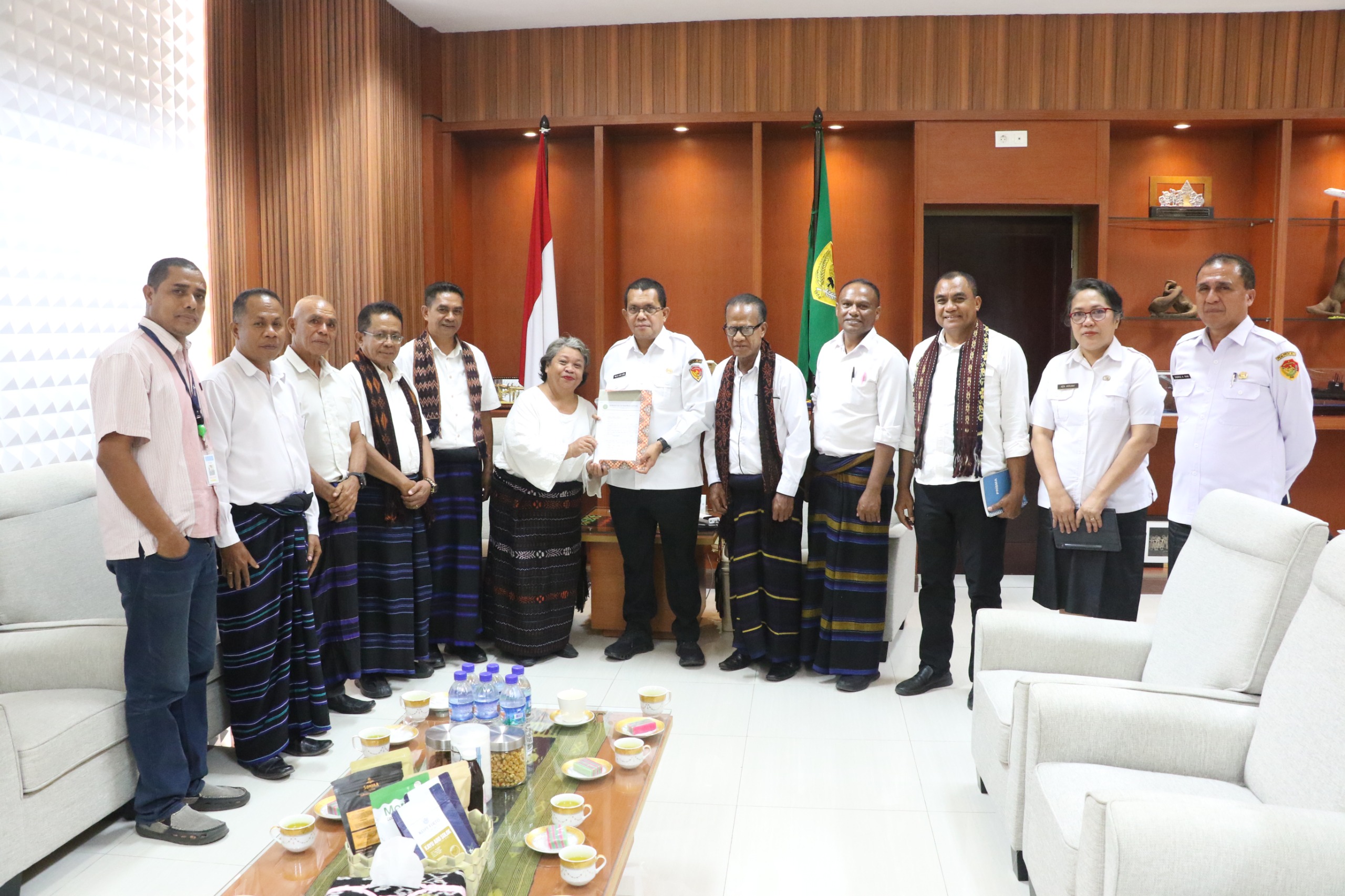 Gubernur NTT Terima kunjungan Komunitas Lio Maumere Kupang