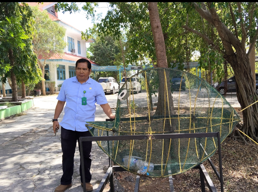 LP2M Undana Ciptakan Tempat Sampah Unik Berbentuk Ikan, Dorong Kesadaran Lingkungan Kampus