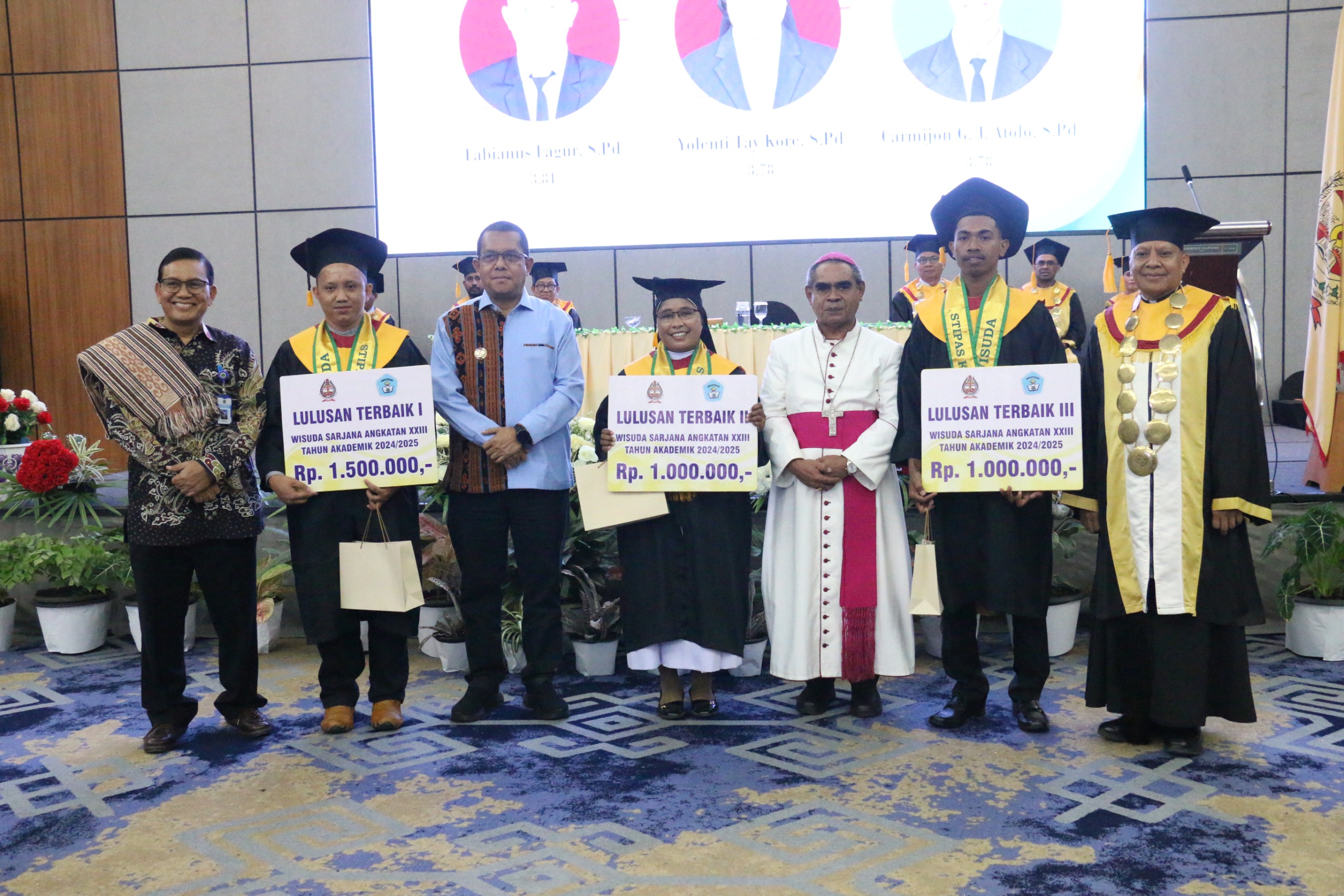 Gubernur NTT Menghadiri Wisuda Sarjana Angkatan XXIII STIPAS Keuskupan Agung Kupang