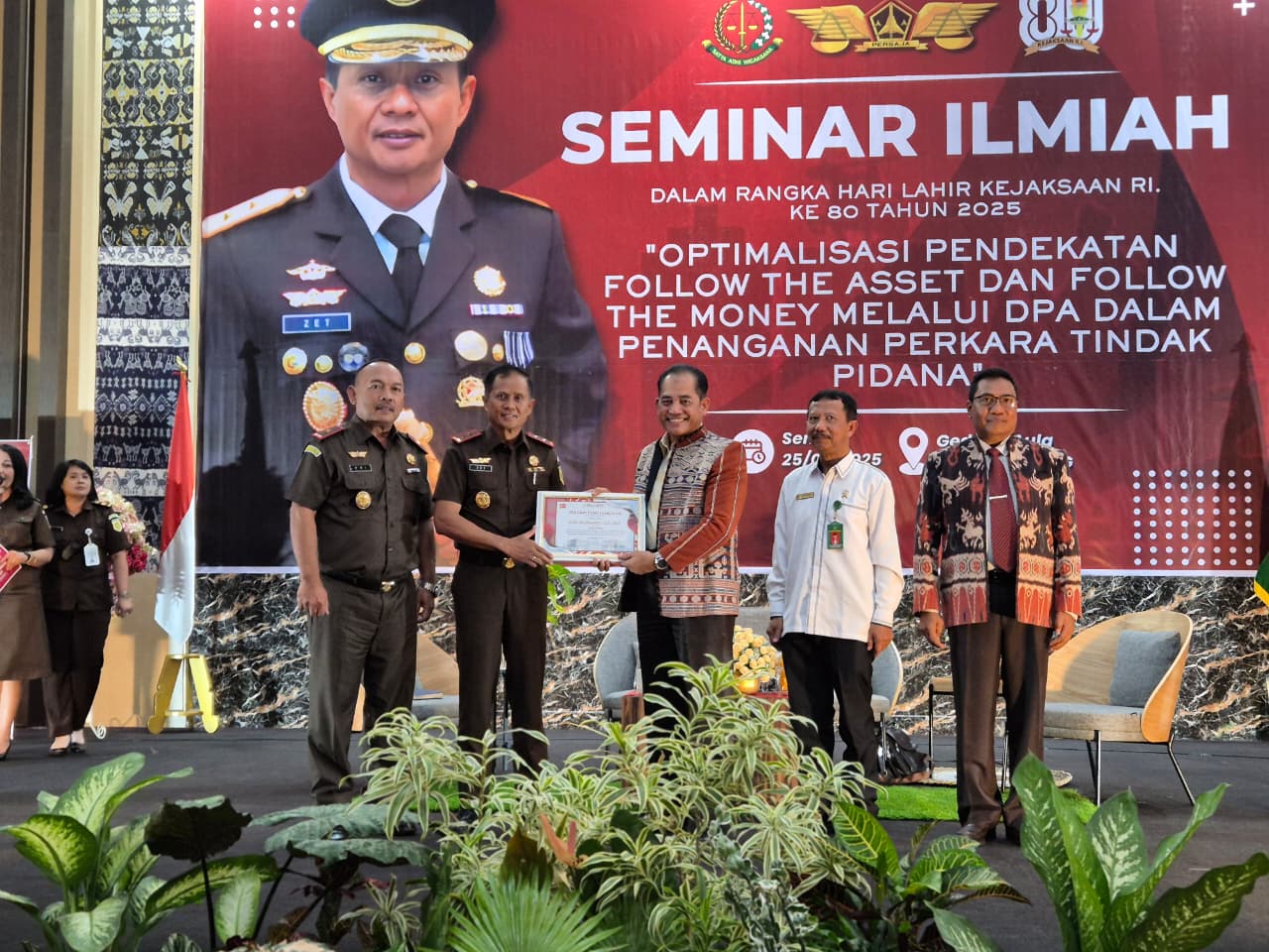 Kejati NTT Gelar Seminar Ilmiah Hari Lahir Kejaksaan ke-80: Penerapan Deferred Prosecution Agreement dalam Perkara Pidana