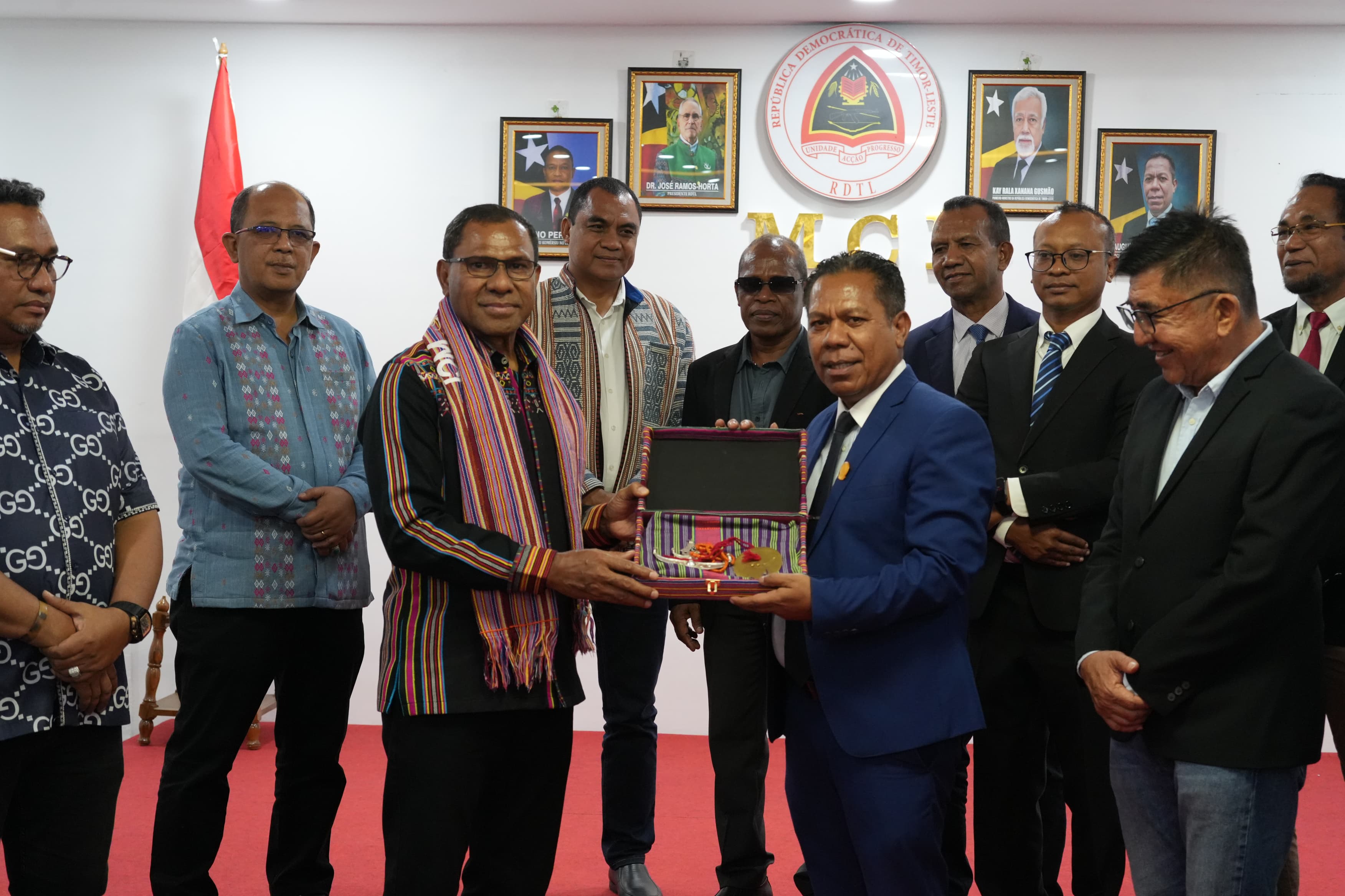 Tiba di Timor Leste, Wakil Gubernur NTT Disambut Wamen Perdagangan & Perindustrian Timor Leste
