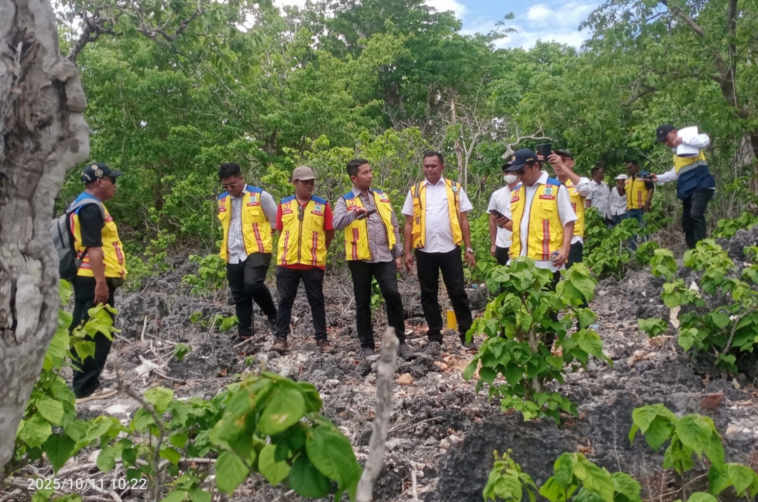 Kepala BPJN NTT Tinjau Lokasi Rencana Pembangunan Jembatan Gantung Penghubung Pulau Rote–Pulau Usu