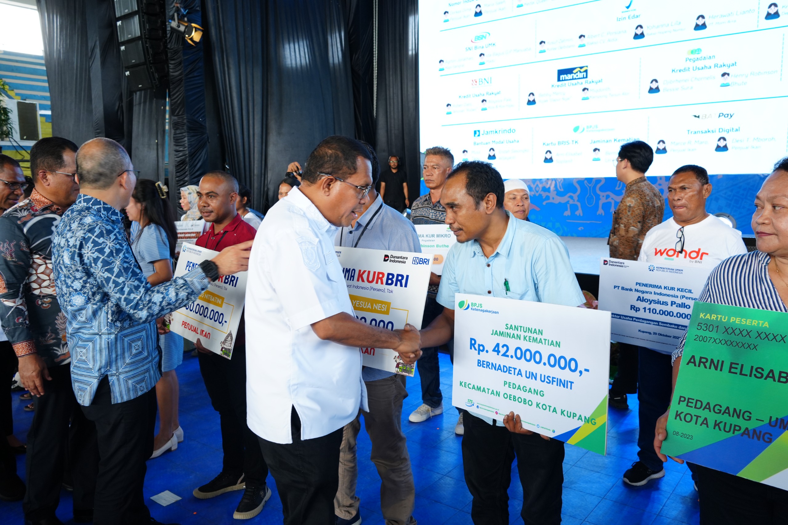 Gubernur NTT dan Menteri UMKM RI Hadiri Festival Kemudahan dan Perlindungan Usaha Mikro di Kupang