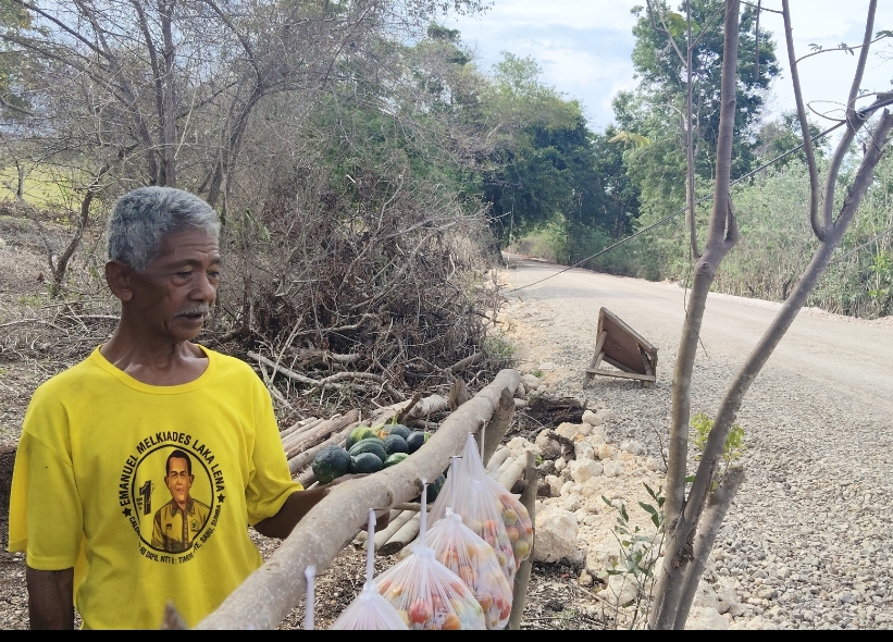 Warga Silu, Kabupaten Kupang Apresiasi Pembangunan Jalan Silu–Oemofa