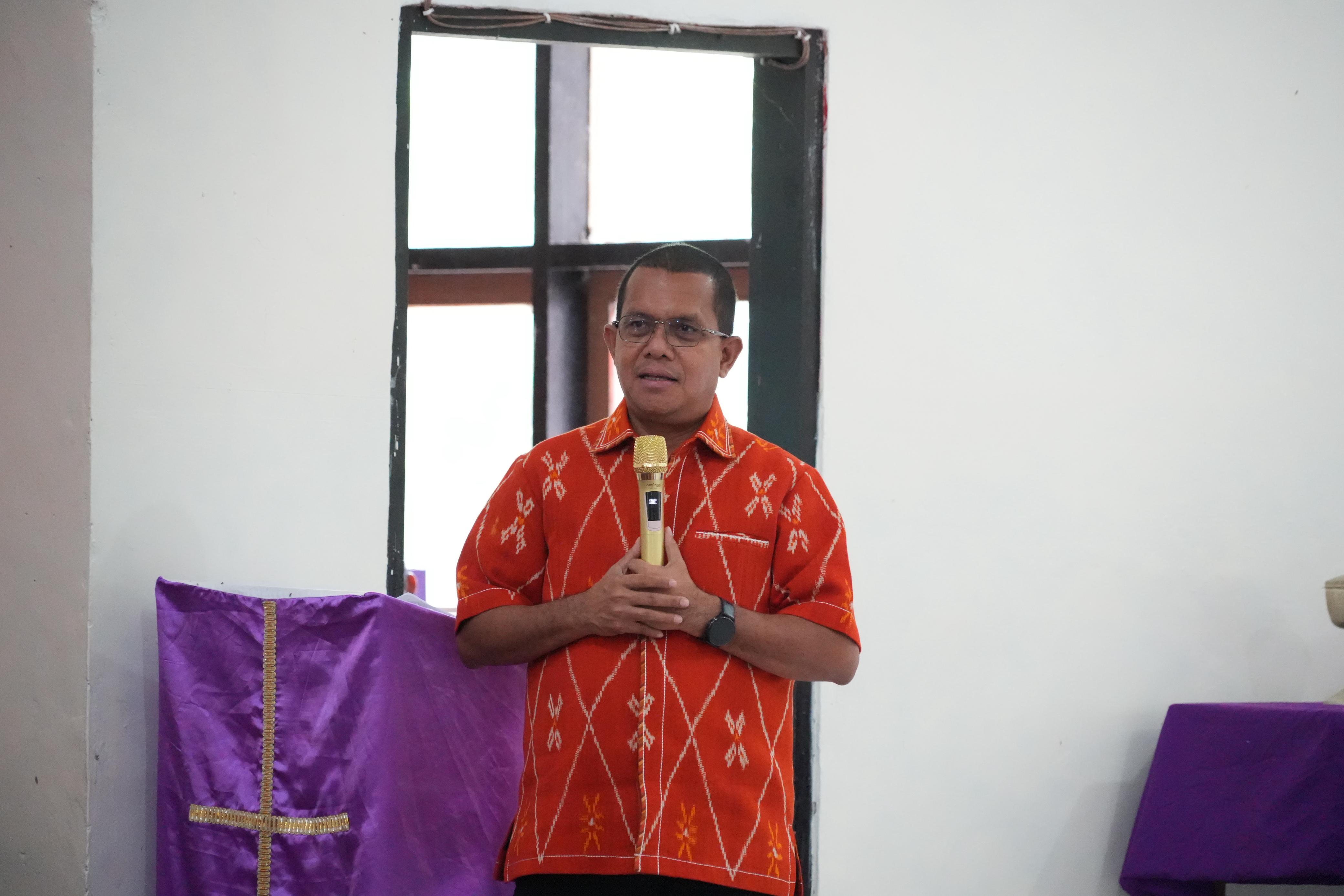 Gubernur NTT Ajak Warga Paroki Lewa Kembangkan Produk Unggulan Berbasis Potensi Lokal