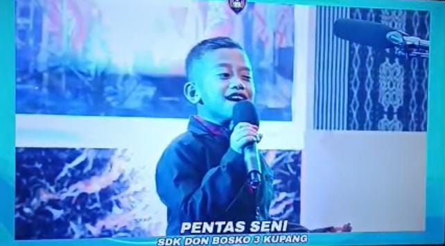 Bakat Menyanyi Sejak TK, Geraldo Saputra Tampil Memukau di Pensi SDK Don Bosco 3 Kupang