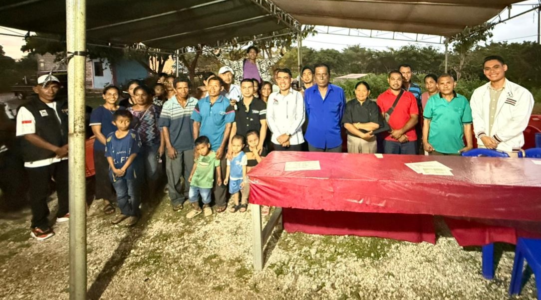 Anggota DPRD NTT Filmon Loasana Gelar Pengobatan Gratis dan Bagikan Kacamata Baca Untuk Warga Manulai II