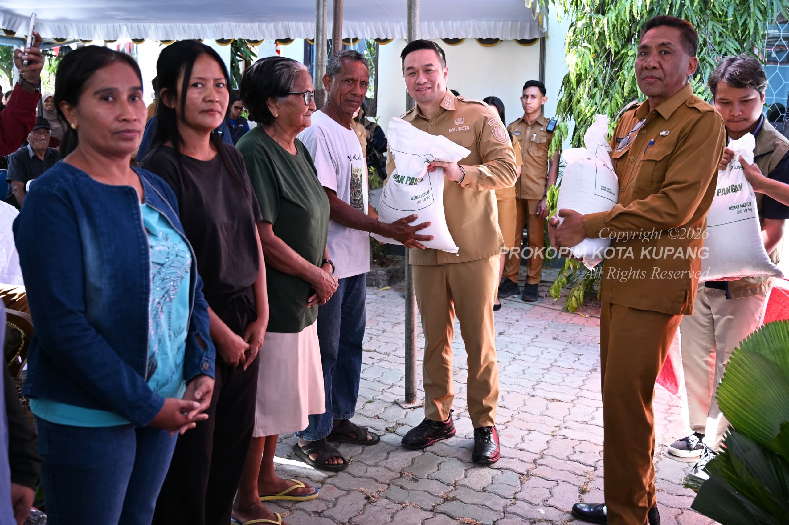 Launching Penyaluran Bantuan Pangan, Wali Kota Kupang: Negara Harus Hadir Sampai di Meja Makan Rakyat