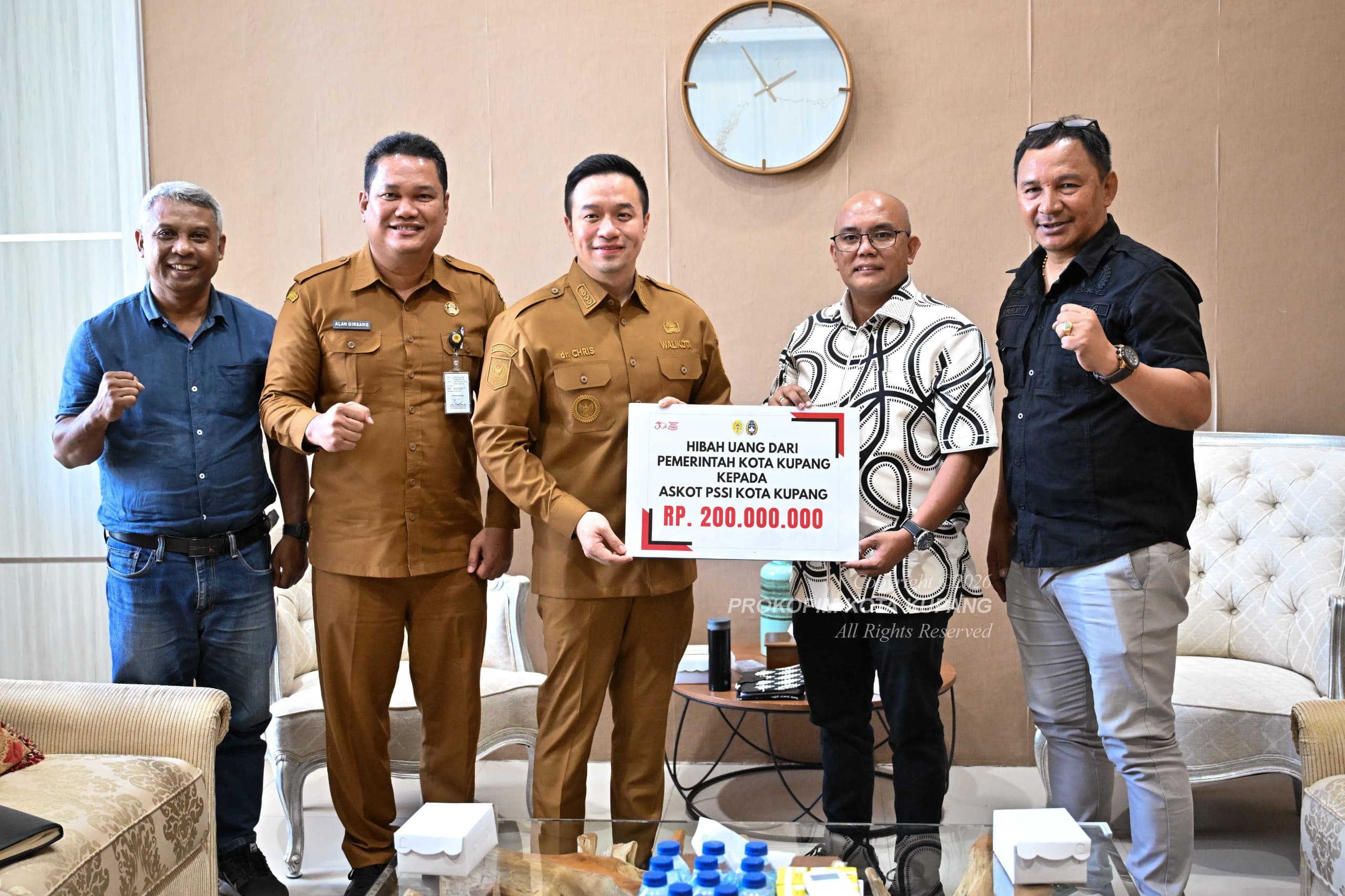 Pemkot Kupang Salurkan Hibah Rp200 Juta untuk Liga Sepak Bola Usia Dini